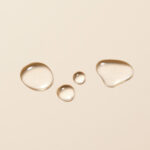 INSTITUT ESTHEDERM ADAPTASUN Dvojzložková opaľovacia voda pre silné slnko 150 ml – Obrázok 3