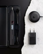 CURAPROX Hydrosonická kefka Black Is White + náhradná hlavica CARBON 2 ks – Obrázok 8